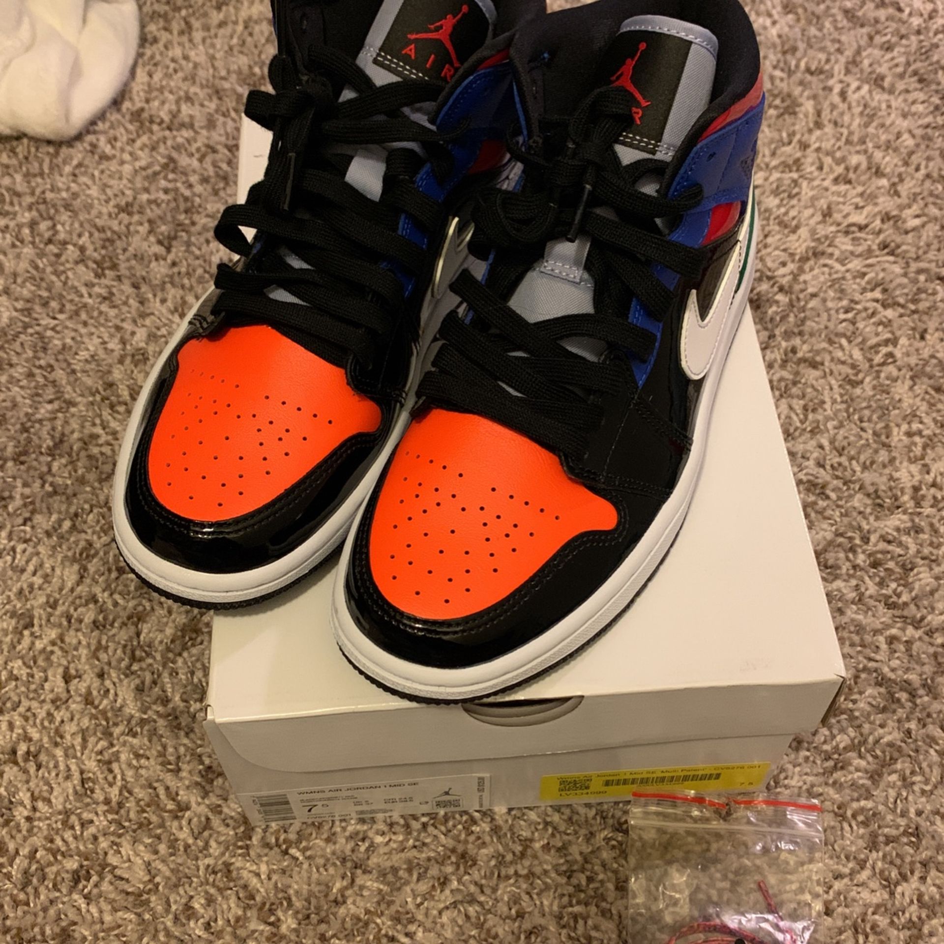Jordan 1 Mid
