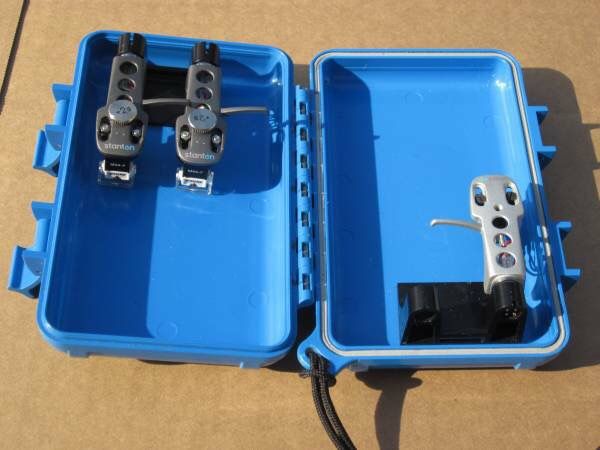 One Shure MCC blue DJ Cartridge case for M44-7 Technics headshell