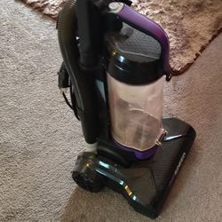 Baggless Vac With Attachments And Hose