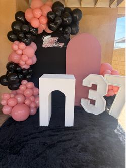 Black and pink decoration