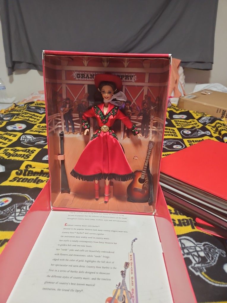 Grand Ole Opry Coumtry Rose Barbie 1997