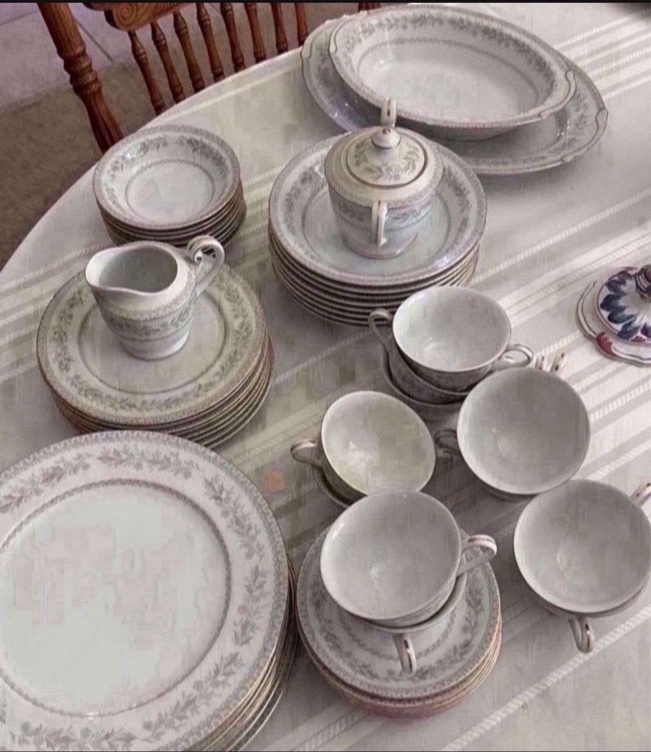 60 Piece Set China