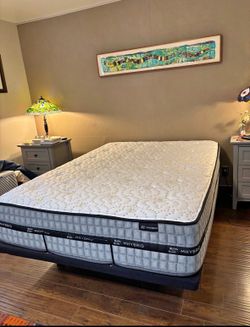 New hybrid queen, electric with remote bed $450