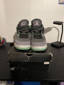Jordan 4 “Green Glow”