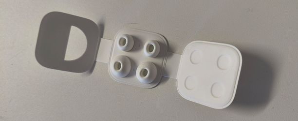 New Apple earbud size covers