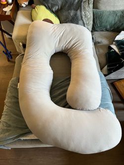 Mom Cozy pregnancy pillow