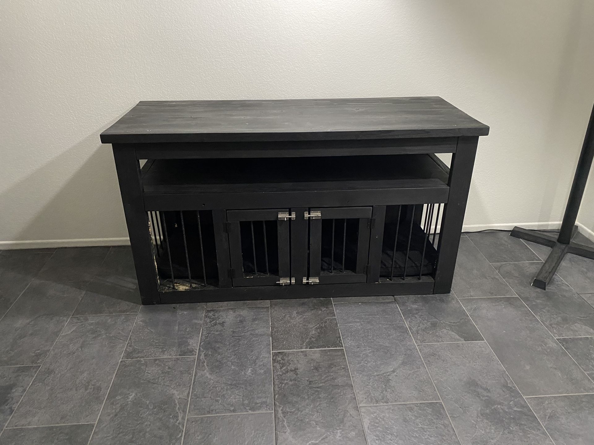 Dog kennel