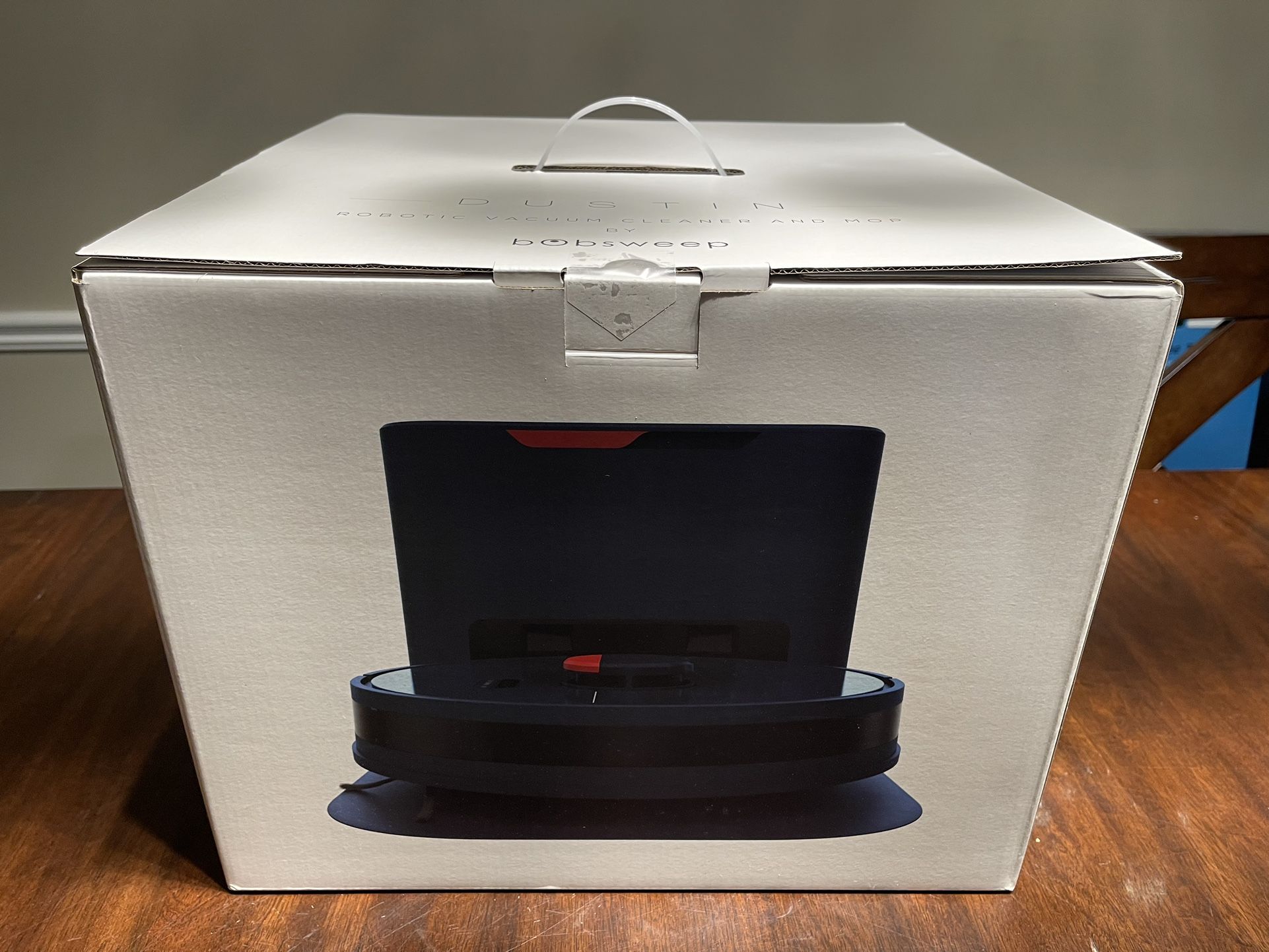 Bobsweep Robotic vacuum cleaner and mop ( new inbox )