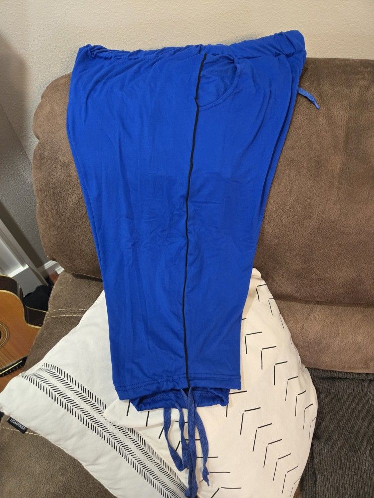 LADIES CAPRIS