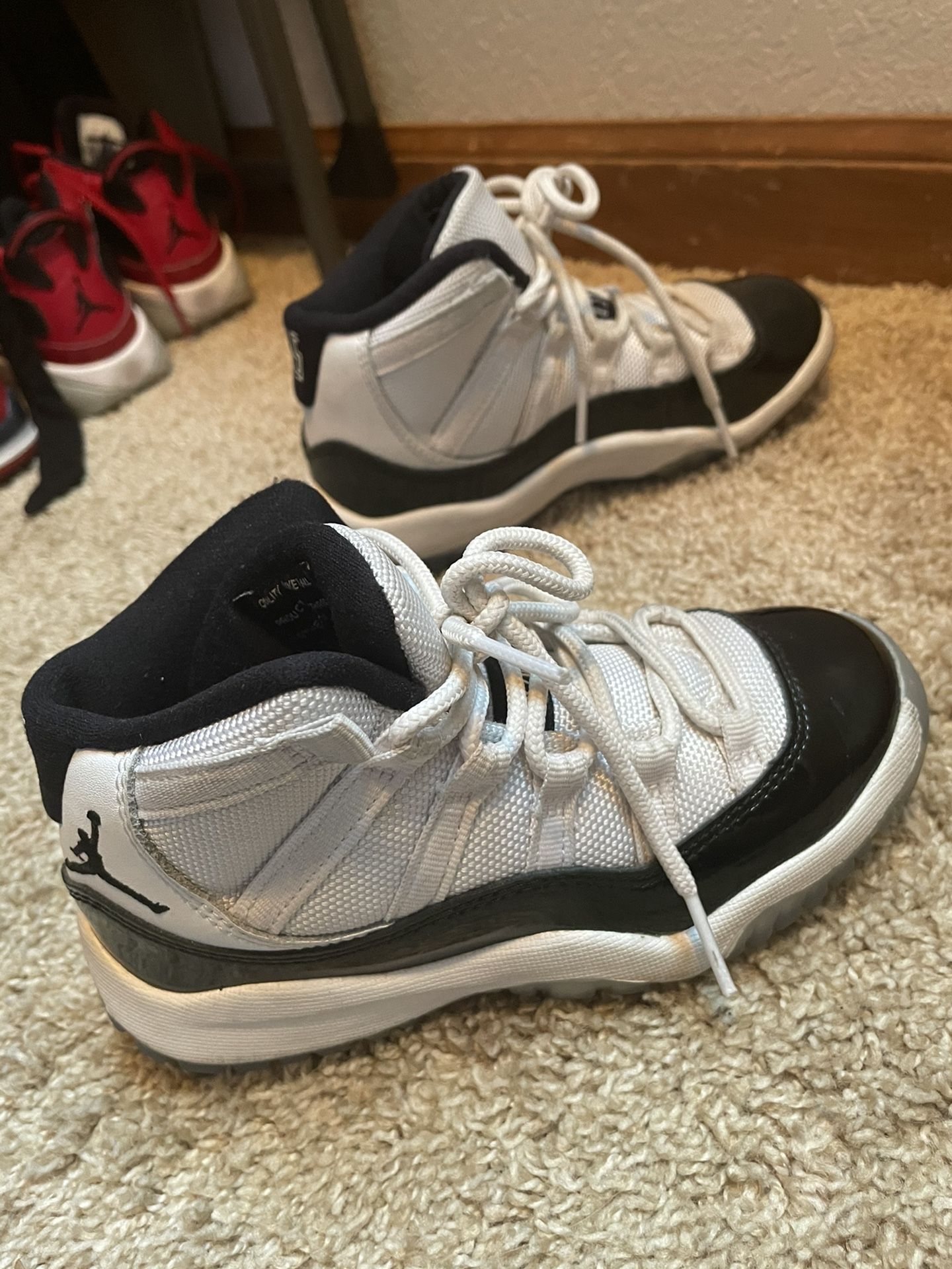 Boys Sz 11.5 Concord 11s 2018