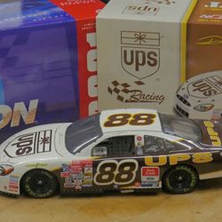 Rare Dale Jarrett #88 UPS 2001 Ford Taurus NEW COLLECTIBLE 