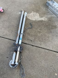 Fifth Wheel Stabilizer