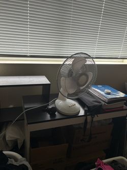 Computer table