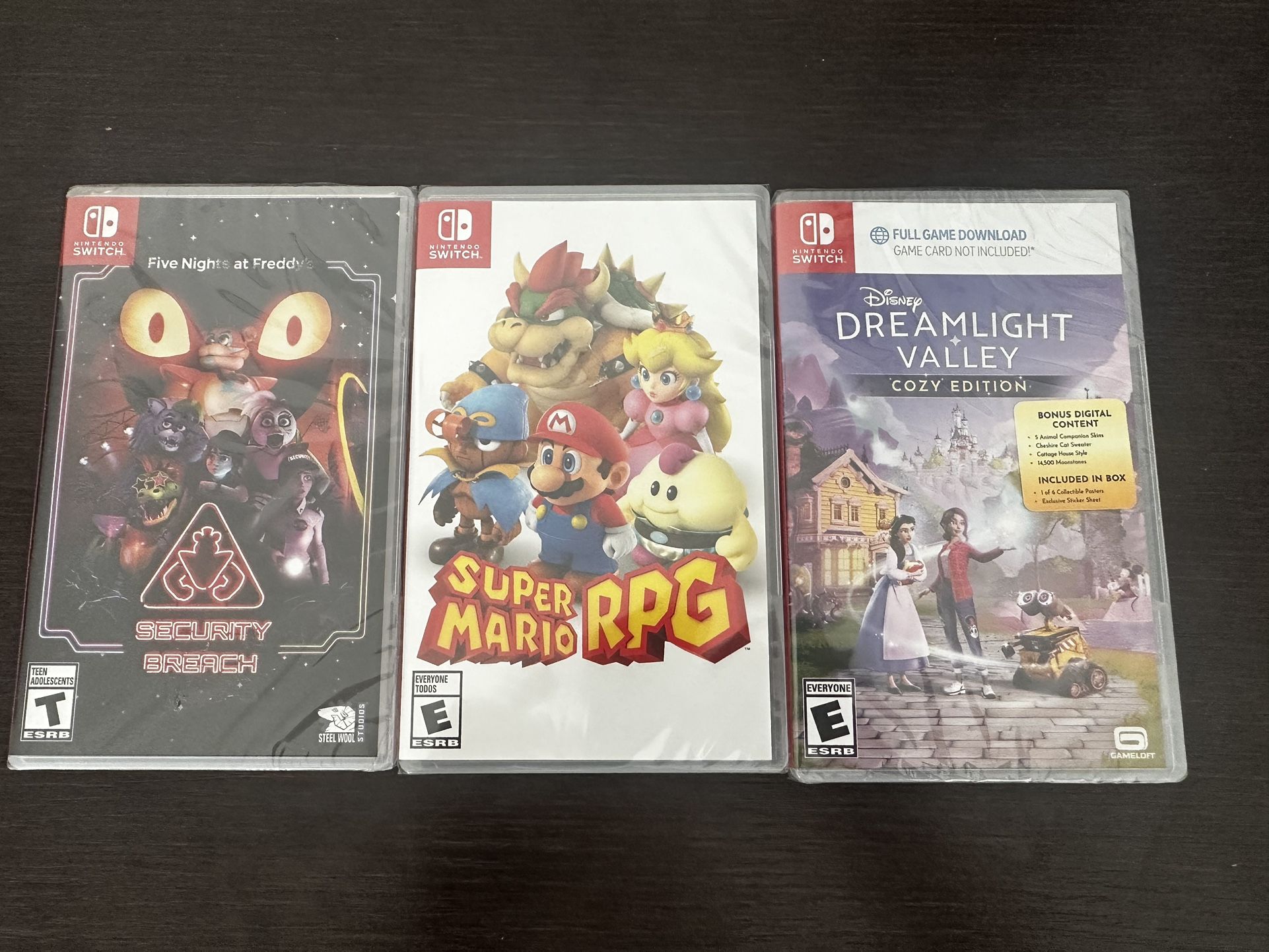 Bundle - NINTENDO Switch Games Five Mights at Freddy - Super Mario RPG - Disney Dreamlight Valley