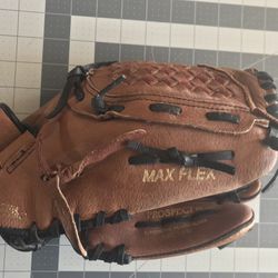 Mizuno Little League Baseball Glove
