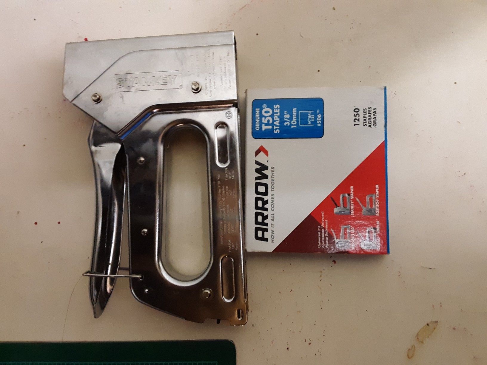 Stanley staplegun