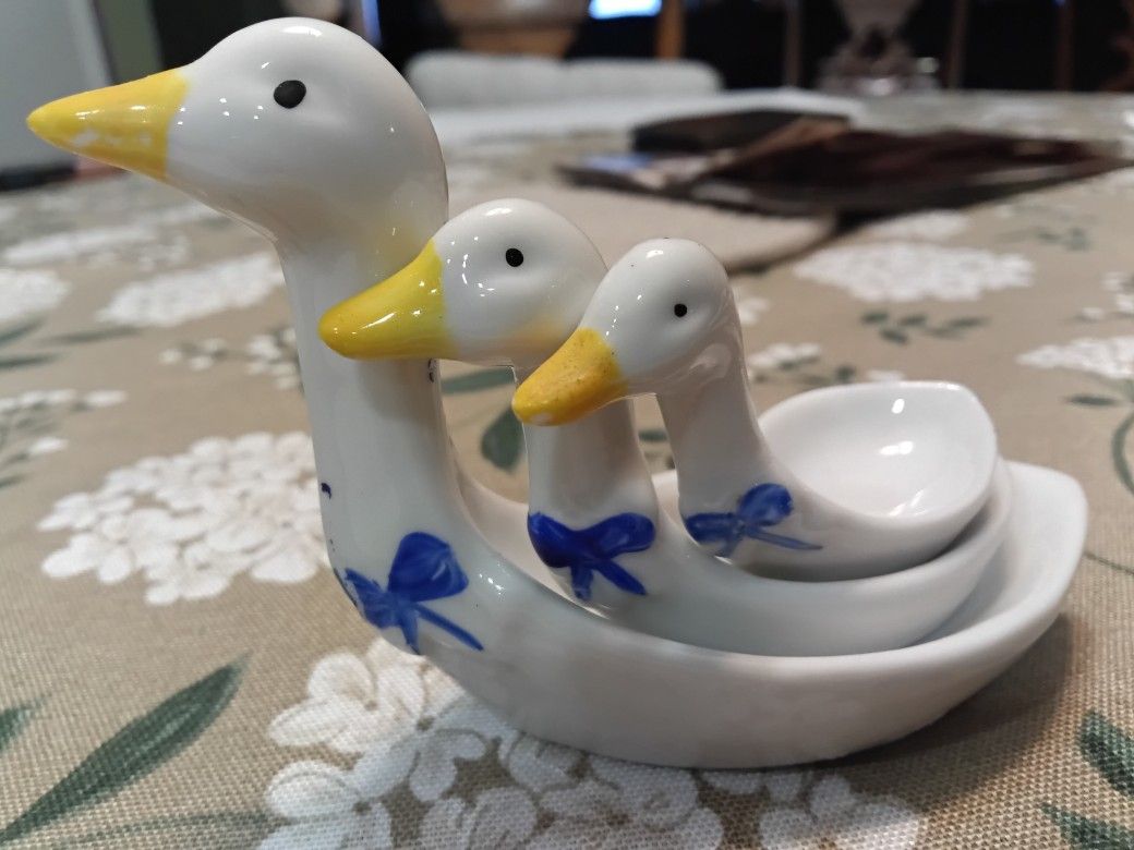 Vintage Swan Measuring Spoons - Glass Set of 3 - Adorable Duck Figures