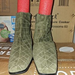 Women's White Mountain Olive Green Ankle Boots Size 9.5