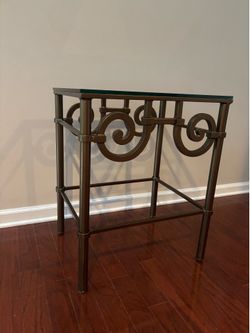 Accent Table
