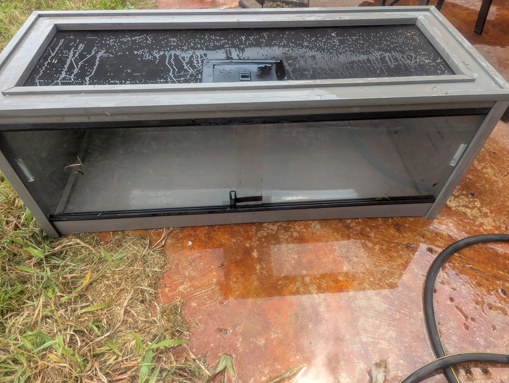Reptile Tank