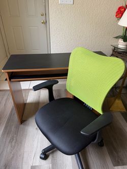 Office Desk + Ergonomic Chair – Great Condition, Ready to Use