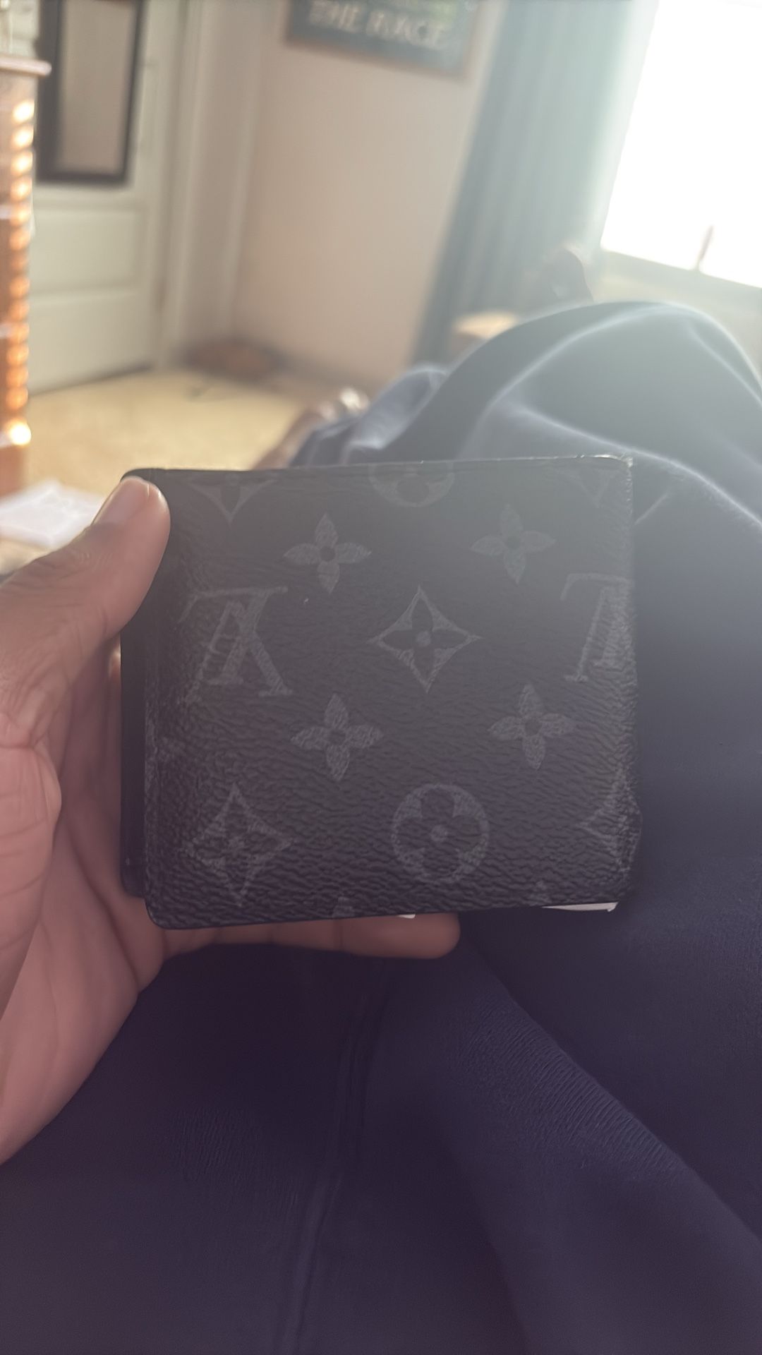 Nice Lv wallet