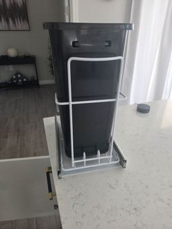 35 QT single can trash pull out attachment for cabinet