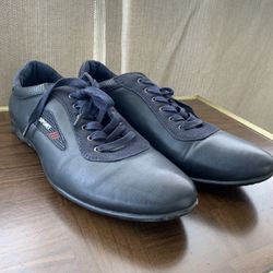 Sport shoes