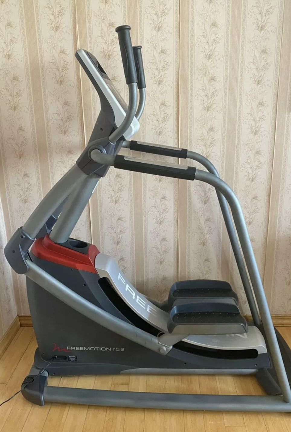 Freemotion Commercial Quality Elliptical 