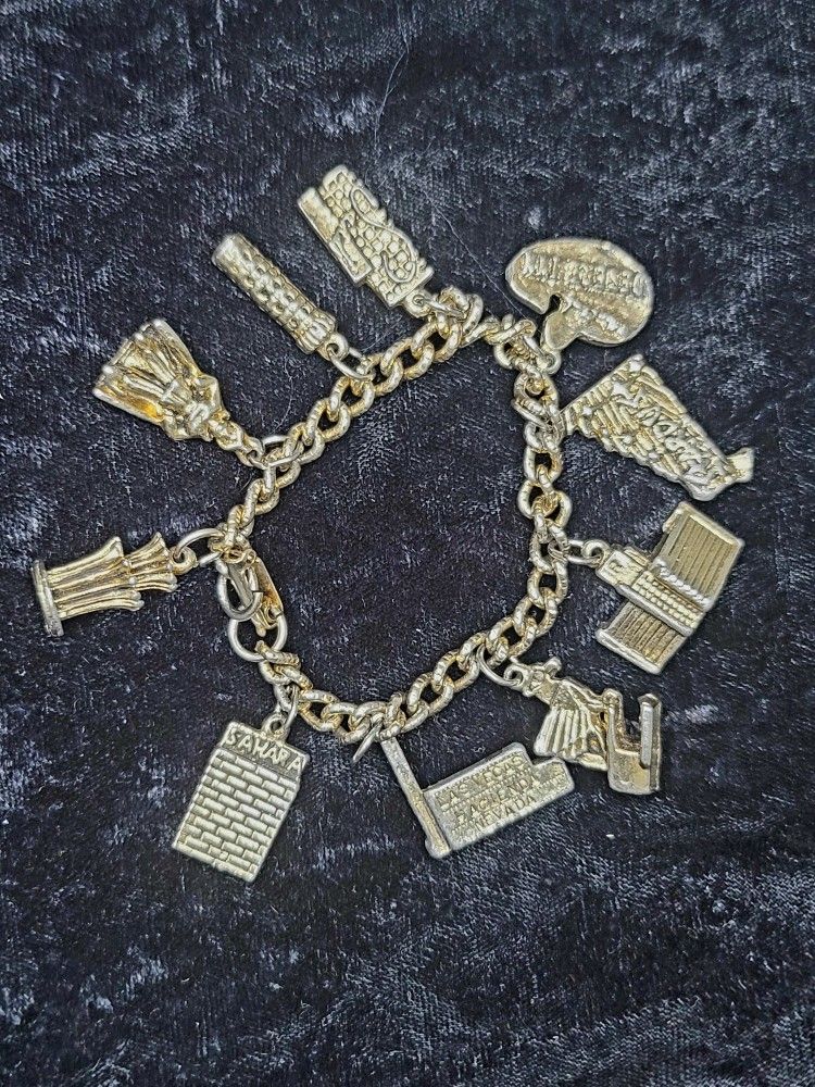 Vtg 7" Las Vegas Hotel Gold Tone Charm Bracelet