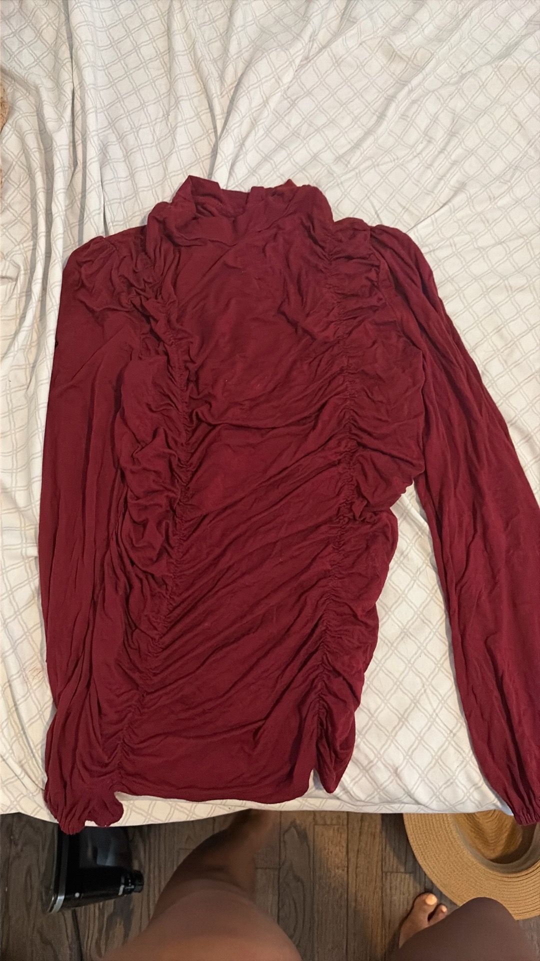 Burgundy turtle neck size M