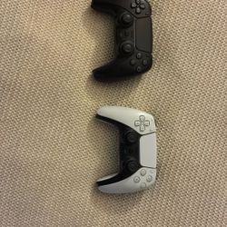 PS5 Controllers 