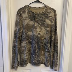 Medium Men’s Camo Shirt 