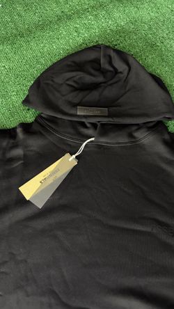 Black essential hoodie