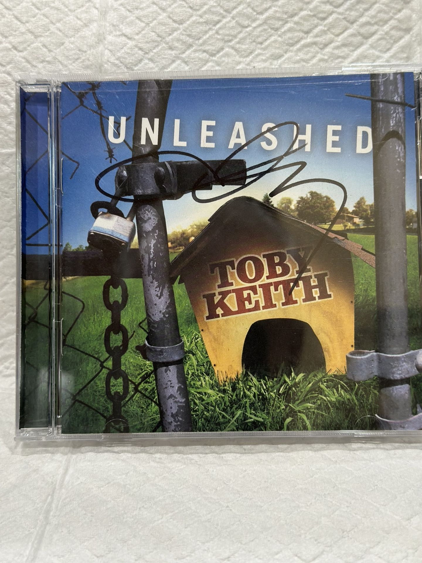 TOBY KEITH “UNLEASHED” CD ‘S Autographed