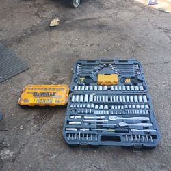 DeWalt  Tools Set 