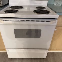 Electic stove everything working  GE