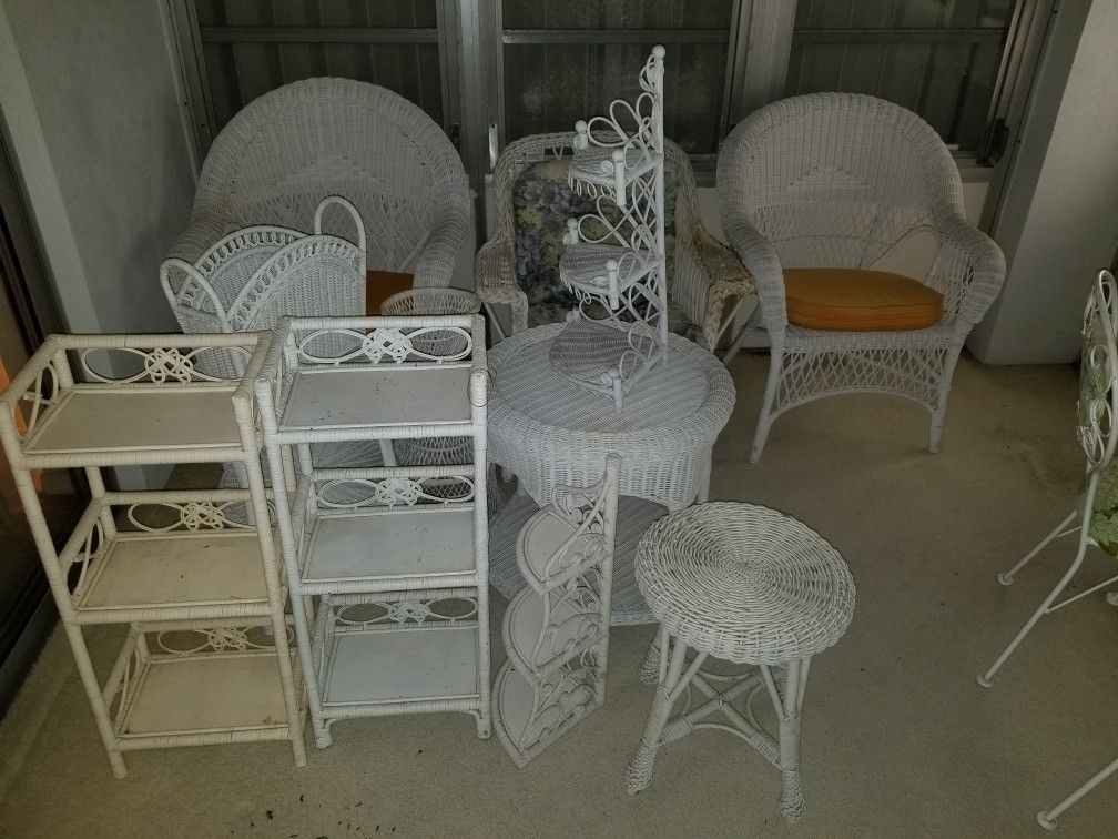 Wicker patio furniture set