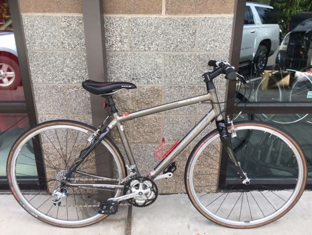 54cm Specialized Sirrus Comp hybrid bike w/ Carbon fork & stay