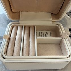 Gorjana jewelry case online