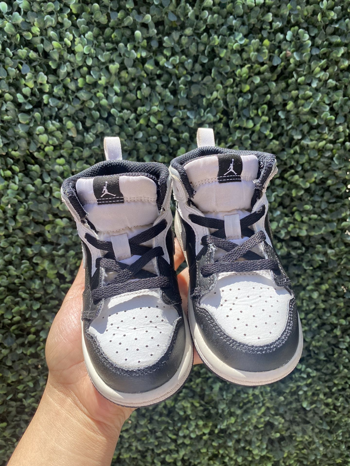 Jordan 1 Mid