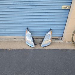 Headlights For A 2004 To 2009 Toyota Prius  New. 