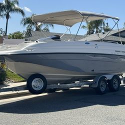 Bayliner Boat 