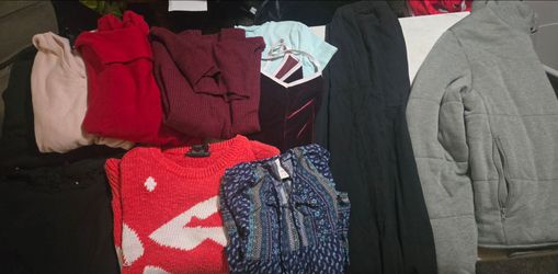 Womens size Small clothing bundle
