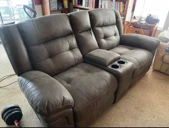 Double Recliner Loveseat with Center Console