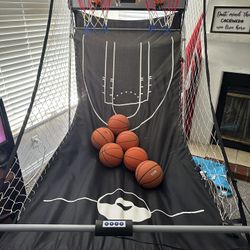 Indoor Basketball Arcade Double Hoop