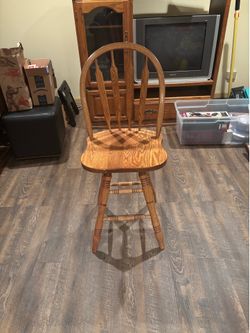 5 wood swivel chairs