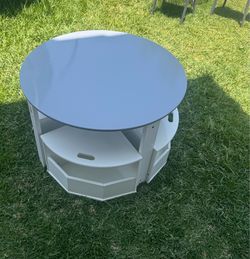 Kids table+chairs (storage/organizer)