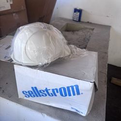 Here’s a polished Facebook Marketplace listing for your Sellstrom hard hats:


---

Facebook Marketplace Description:

Sellstrom White Hard Hats – New