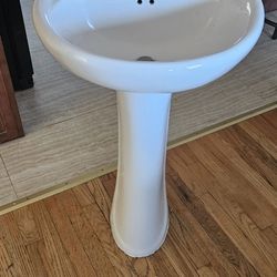 Ceramic Sink And Stand 